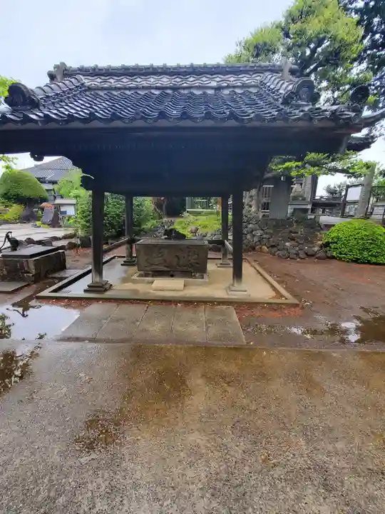 長命寺の手水舎