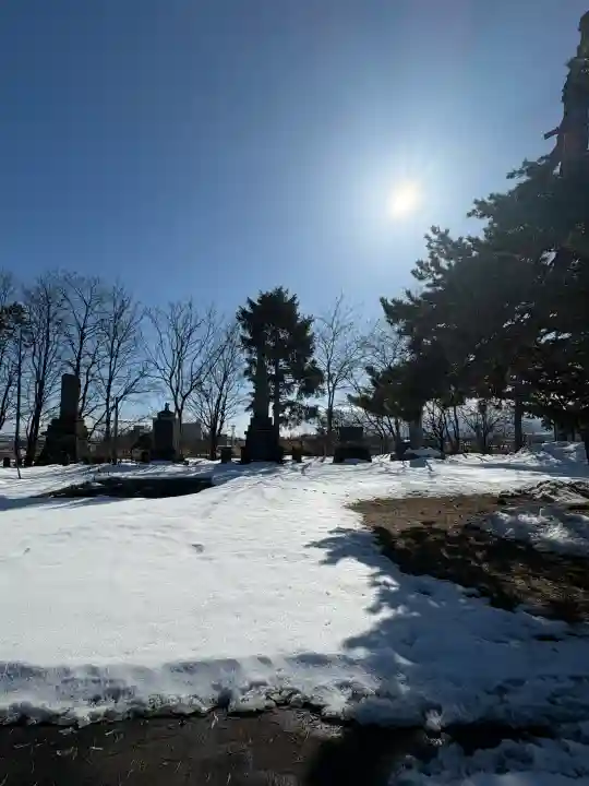 滝川神社の{uncategorized: "未分類", other: "その他", undefined: "問題あり", building: "その他建物", grave: "お墓", sacred_gate: "鳥居", guardian: "狛犬", statue: "像", buddha: "仏像", history: "歴史", nature: "自然", garden: "庭園", animal: "動物", pagoda: "塔", temizu: "手水舎", mountain_gate: "山門・神門", sanctuary: "本殿・本堂", subordinate: "末社・摂社", art: "芸術", scenery: "景色", jizo: "地蔵", ema: "絵馬", goshuin: "御朱印", omikuji: "おみくじ", items: "授与品その他", amulet: "お守り", goshuincho: "御朱印帳", eats: "食事", festival: "お祭り", votive_dance: "神楽", shichigosan: "七五三参", wedding: "結婚式", experience: "体験その他", initially: "初詣", around: "周辺", anti_infection: "感染症対策"}