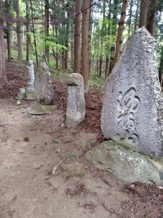 犬の宮猫の宮(山形県)