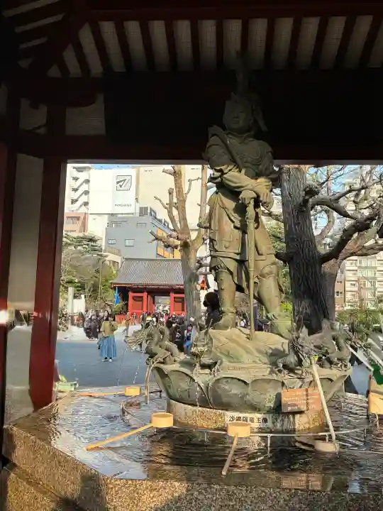 浅草寺の手水舎