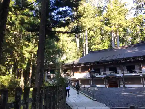 高野山金剛峯寺奥の院の建物その他