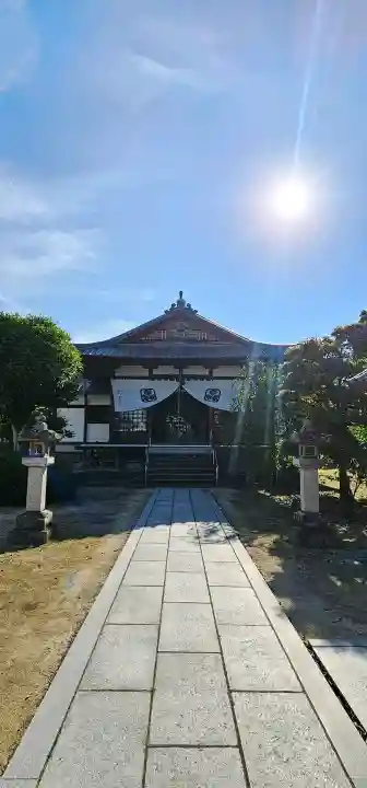 西條神社の{uncategorized: "未分類", other: "その他", undefined: "問題あり", building: "その他建物", grave: "お墓", sacred_gate: "鳥居", guardian: "狛犬", statue: "像", buddha: "仏像", history: "歴史", nature: "自然", garden: "庭園", animal: "動物", pagoda: "塔", temizu: "手水舎", mountain_gate: "山門・神門", sanctuary: "本殿・本堂", subordinate: "末社・摂社", art: "芸術", scenery: "景色", jizo: "地蔵", ema: "絵馬", goshuin: "御朱印", omikuji: "おみくじ", items: "授与品その他", amulet: "お守り", goshuincho: "御朱印帳", eats: "食事", festival: "お祭り", votive_dance: "神楽", shichigosan: "七五三参", wedding: "結婚式", experience: "体験その他", initially: "初詣", around: "周辺", anti_infection: "感染症対策"}