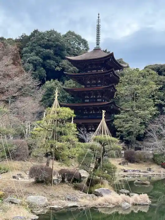 瑠璃光寺の{uncategorized: "未分類", other: "その他", undefined: "問題あり", building: "その他建物", grave: "お墓", sacred_gate: "鳥居", guardian: "狛犬", statue: "像", buddha: "仏像", history: "歴史", nature: "自然", garden: "庭園", animal: "動物", pagoda: "塔", temizu: "手水舎", mountain_gate: "山門・神門", sanctuary: "本殿・本堂", subordinate: "末社・摂社", art: "芸術", scenery: "景色", jizo: "地蔵", ema: "絵馬", goshuin: "御朱印", omikuji: "おみくじ", items: "授与品その他", amulet: "お守り", goshuincho: "御朱印帳", eats: "食事", festival: "お祭り", votive_dance: "神楽", shichigosan: "七五三参", wedding: "結婚式", experience: "体験その他", initially: "初詣", around: "周辺", anti_infection: "感染症対策"}