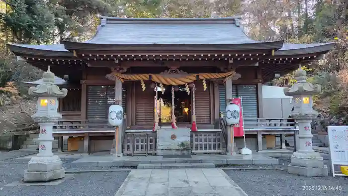 中氷川神社の本殿