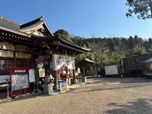 恩智神社の{uncategorized: "未分類", other: "その他", undefined: "問題あり", building: "その他建物", grave: "お墓", sacred_gate: "鳥居", guardian: "狛犬", statue: "像", buddha: "仏像", history: "歴史", nature: "自然", garden: "庭園", animal: "動物", pagoda: "塔", temizu: "手水舎", mountain_gate: "山門・神門", sanctuary: "本殿・本堂", subordinate: "末社・摂社", art: "芸術", scenery: "景色", jizo: "地蔵", ema: "絵馬", goshuin: "御朱印", omikuji: "おみくじ", items: "授与品その他", amulet: "お守り", goshuincho: "御朱印帳", eats: "食事", festival: "お祭り", votive_dance: "神楽", shichigosan: "七五三参", wedding: "結婚式", experience: "体験その他", initially: "初詣", around: "周辺", anti_infection: "感染症対策"}