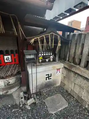 松明殿稲荷神社の{uncategorized: "未分類", other: "その他", undefined: "問題あり", building: "その他建物", grave: "お墓", sacred_gate: "鳥居", guardian: "狛犬", statue: "像", buddha: "仏像", history: "歴史", nature: "自然", garden: "庭園", animal: "動物", pagoda: "塔", temizu: "手水舎", mountain_gate: "山門・神門", sanctuary: "本殿・本堂", subordinate: "末社・摂社", art: "芸術", scenery: "景色", jizo: "地蔵", ema: "絵馬", goshuin: "御朱印", omikuji: "おみくじ", items: "授与品その他", amulet: "お守り", goshuincho: "御朱印帳", eats: "食事", festival: "お祭り", votive_dance: "神楽", shichigosan: "七五三参", wedding: "結婚式", experience: "体験その他", initially: "初詣", around: "周辺", anti_infection: "感染症対策"}