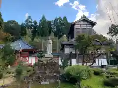 霊泉寺の建物その他