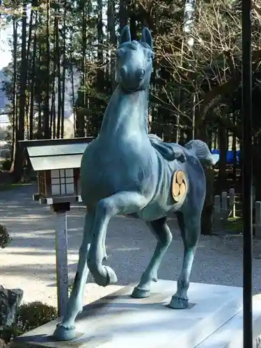 伊波乃西神社の狛犬