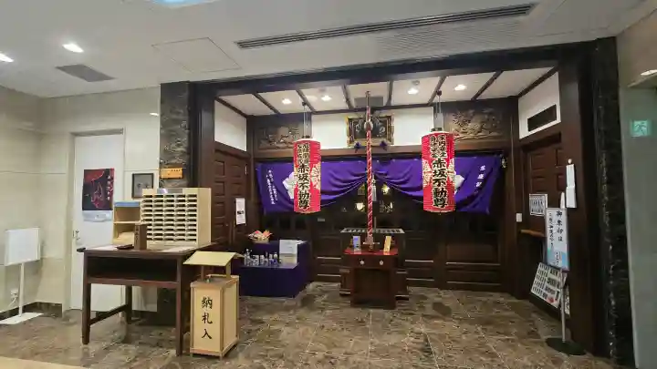赤坂不動尊威徳寺の{uncategorized: "未分類", other: "その他", undefined: "問題あり", building: "その他建物", grave: "お墓", sacred_gate: "鳥居", guardian: "狛犬", statue: "像", buddha: "仏像", history: "歴史", nature: "自然", garden: "庭園", animal: "動物", pagoda: "塔", temizu: "手水舎", mountain_gate: "山門・神門", sanctuary: "本殿・本堂", subordinate: "末社・摂社", art: "芸術", scenery: "景色", jizo: "地蔵", ema: "絵馬", goshuin: "御朱印", omikuji: "おみくじ", items: "授与品その他", amulet: "お守り", goshuincho: "御朱印帳", eats: "食事", festival: "お祭り", votive_dance: "神楽", shichigosan: "七五三参", wedding: "結婚式", experience: "体験その他", initially: "初詣", around: "周辺", anti_infection: "感染症対策"}