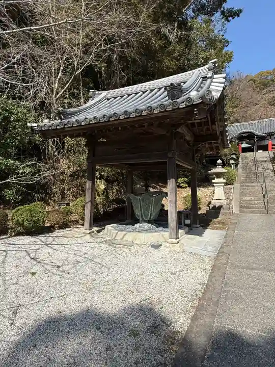 根来寺の{uncategorized: "未分類", other: "その他", undefined: "問題あり", building: "その他建物", grave: "お墓", sacred_gate: "鳥居", guardian: "狛犬", statue: "像", buddha: "仏像", history: "歴史", nature: "自然", garden: "庭園", animal: "動物", pagoda: "塔", temizu: "手水舎", mountain_gate: "山門・神門", sanctuary: "本殿・本堂", subordinate: "末社・摂社", art: "芸術", scenery: "景色", jizo: "地蔵", ema: "絵馬", goshuin: "御朱印", omikuji: "おみくじ", items: "授与品その他", amulet: "お守り", goshuincho: "御朱印帳", eats: "食事", festival: "お祭り", votive_dance: "神楽", shichigosan: "七五三参", wedding: "結婚式", experience: "体験その他", initially: "初詣", around: "周辺", anti_infection: "感染症対策"}