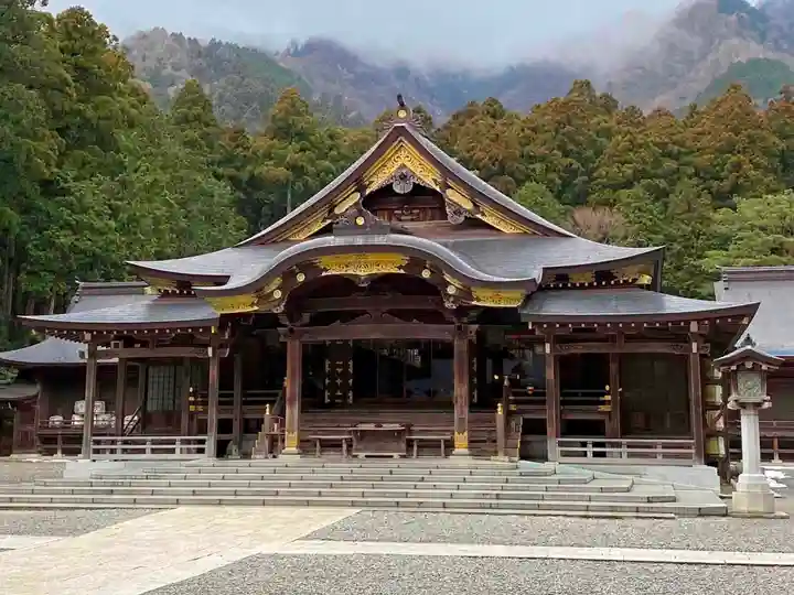 彌彦神社の本殿・本堂