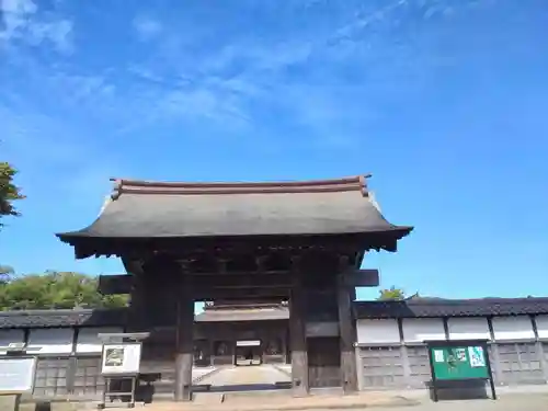 瑞龍寺の山門