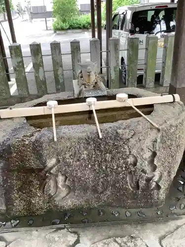 羊神社の手水舎