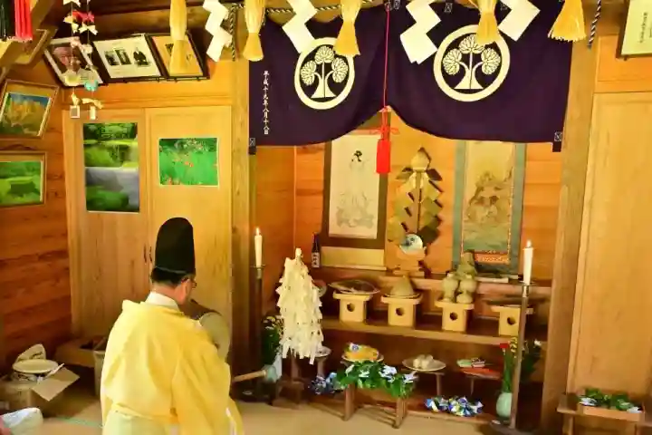 郡殿の池弁財天社(新潟県)