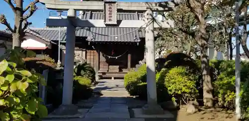 鵜森稲荷神社の鳥居