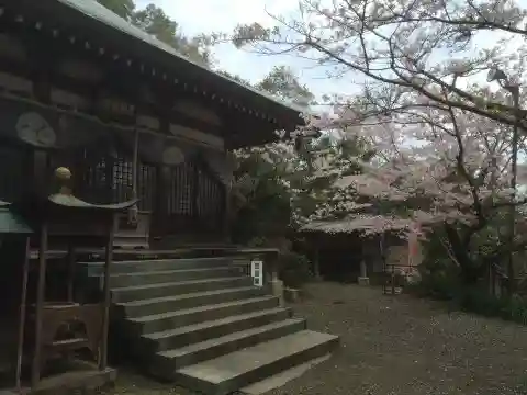 聖観音堂の本殿・本堂