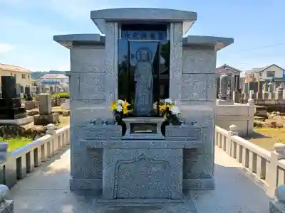 廣渡寺の{uncategorized: "未分類", other: "その他", undefined: "問題あり", building: "その他建物", grave: "お墓", sacred_gate: "鳥居", guardian: "狛犬", statue: "像", buddha: "仏像", history: "歴史", nature: "自然", garden: "庭園", animal: "動物", pagoda: "塔", temizu: "手水舎", mountain_gate: "山門・神門", sanctuary: "本殿・本堂", subordinate: "末社・摂社", art: "芸術", scenery: "景色", jizo: "地蔵", ema: "絵馬", goshuin: "御朱印", omikuji: "おみくじ", items: "授与品その他", amulet: "お守り", goshuincho: "御朱印帳", eats: "食事", festival: "お祭り", votive_dance: "神楽", shichigosan: "七五三参", wedding: "結婚式", experience: "体験その他", initially: "初詣", around: "周辺", anti_infection: "感染症対策"}