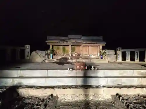 御厨人窟・神明窟(高知県)