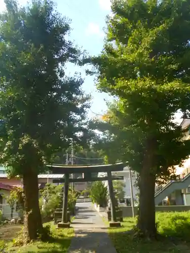 諏訪神社の鳥居