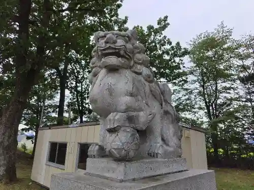 屈足神社の狛犬