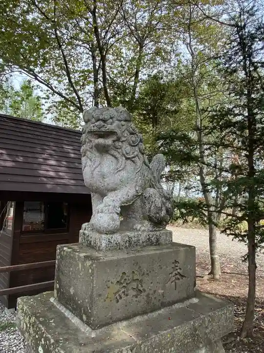 愛國神社の狛犬