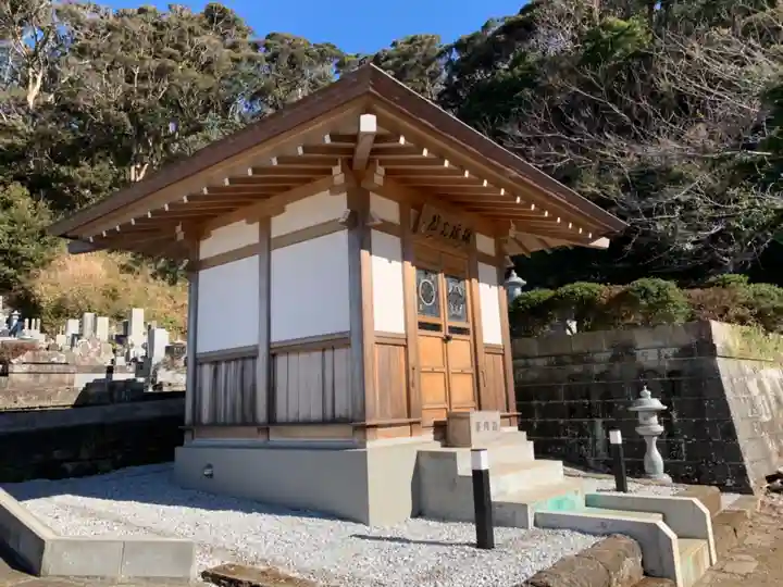 頼忠寺の本殿・本堂