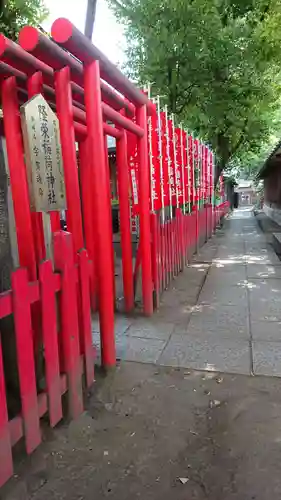 隆栄稲荷神社の鳥居