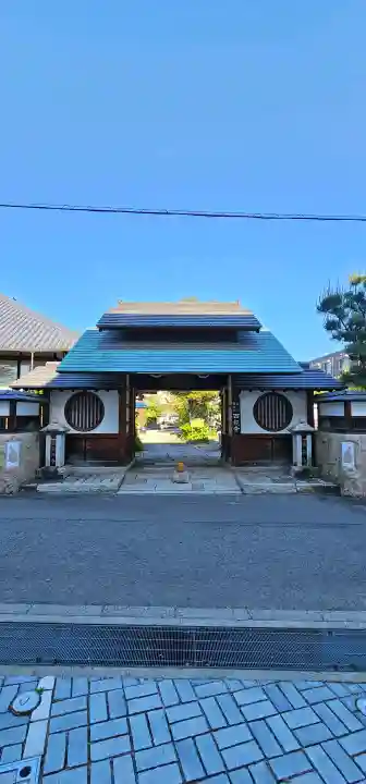西龍寺の{uncategorized: "未分類", other: "その他", undefined: "問題あり", building: "その他建物", grave: "お墓", sacred_gate: "鳥居", guardian: "狛犬", statue: "像", buddha: "仏像", history: "歴史", nature: "自然", garden: "庭園", animal: "動物", pagoda: "塔", temizu: "手水舎", mountain_gate: "山門・神門", sanctuary: "本殿・本堂", subordinate: "末社・摂社", art: "芸術", scenery: "景色", jizo: "地蔵", ema: "絵馬", goshuin: "御朱印", omikuji: "おみくじ", items: "授与品その他", amulet: "お守り", goshuincho: "御朱印帳", eats: "食事", festival: "お祭り", votive_dance: "神楽", shichigosan: "七五三参", wedding: "結婚式", experience: "体験その他", initially: "初詣", around: "周辺", anti_infection: "感染症対策"}