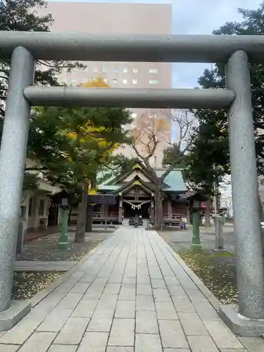 三吉神社の鳥居