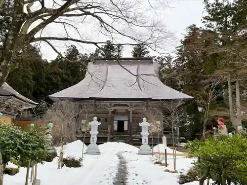 国上寺の本殿