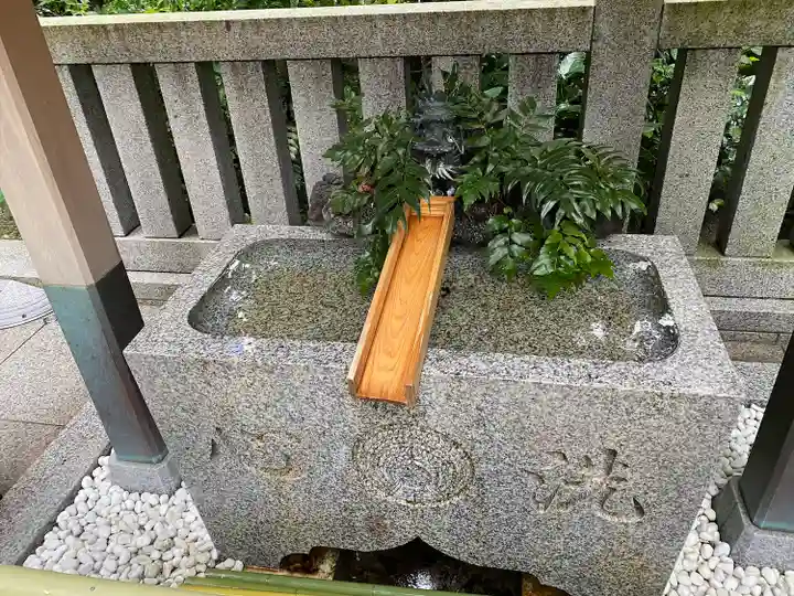 福徳神社(芽吹稲荷)の手水舎