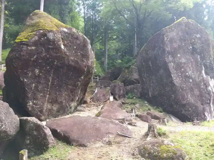 岩屋神社(妙見神社 祖師野八幡宮摂社)(岐阜県)
