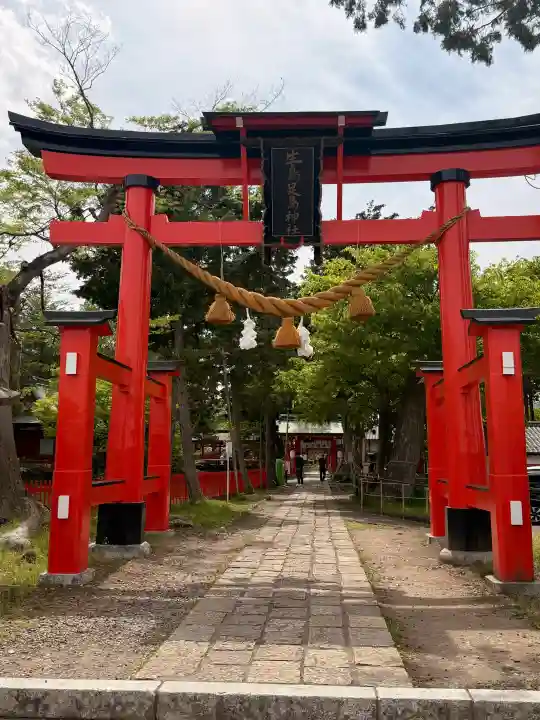 生島足島神社の{uncategorized: "未分類", other: "その他", undefined: "問題あり", building: "その他建物", grave: "お墓", sacred_gate: "鳥居", guardian: "狛犬", statue: "像", buddha: "仏像", history: "歴史", nature: "自然", garden: "庭園", animal: "動物", pagoda: "塔", temizu: "手水舎", mountain_gate: "山門・神門", sanctuary: "本殿・本堂", subordinate: "末社・摂社", art: "芸術", scenery: "景色", jizo: "地蔵", ema: "絵馬", goshuin: "御朱印", omikuji: "おみくじ", items: "授与品その他", amulet: "お守り", goshuincho: "御朱印帳", eats: "食事", festival: "お祭り", votive_dance: "神楽", shichigosan: "七五三参", wedding: "結婚式", experience: "体験その他", initially: "初詣", around: "周辺", anti_infection: "感染症対策"}