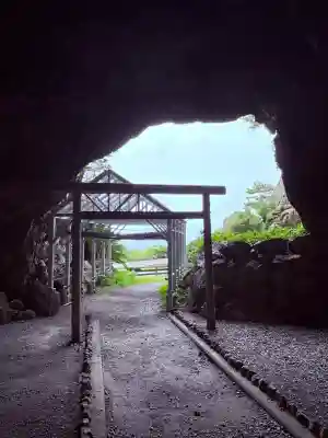 御厨人窟・神明窟(高知県)