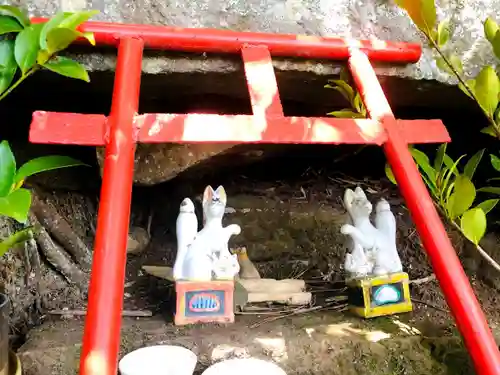 朝日稲荷神社の末社・摂社