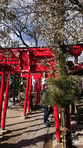 東官守稲荷神社の鳥居