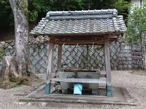 神明神社の手水舎