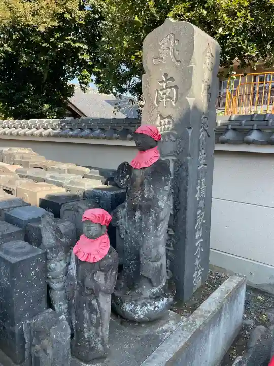 浄運寺の{uncategorized: "未分類", other: "その他", undefined: "問題あり", building: "その他建物", grave: "お墓", sacred_gate: "鳥居", guardian: "狛犬", statue: "像", buddha: "仏像", history: "歴史", nature: "自然", garden: "庭園", animal: "動物", pagoda: "塔", temizu: "手水舎", mountain_gate: "山門・神門", sanctuary: "本殿・本堂", subordinate: "末社・摂社", art: "芸術", scenery: "景色", jizo: "地蔵", ema: "絵馬", goshuin: "御朱印", omikuji: "おみくじ", items: "授与品その他", amulet: "お守り", goshuincho: "御朱印帳", eats: "食事", festival: "お祭り", votive_dance: "神楽", shichigosan: "七五三参", wedding: "結婚式", experience: "体験その他", initially: "初詣", around: "周辺", anti_infection: "感染症対策"}