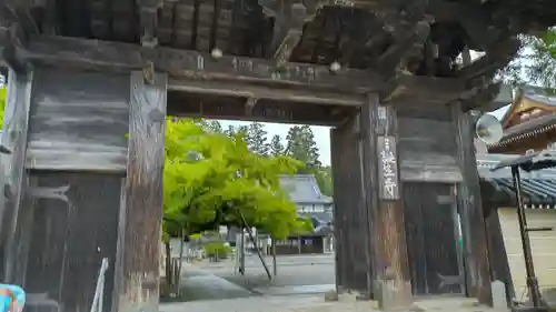 誕生寺の山門・神門