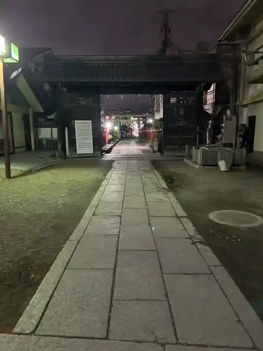 茨木神社の{uncategorized: "未分類", other: "その他", undefined: "問題あり", building: "その他建物", grave: "お墓", sacred_gate: "鳥居", guardian: "狛犬", statue: "像", buddha: "仏像", history: "歴史", nature: "自然", garden: "庭園", animal: "動物", pagoda: "塔", temizu: "手水舎", mountain_gate: "山門・神門", sanctuary: "本殿・本堂", subordinate: "末社・摂社", art: "芸術", scenery: "景色", jizo: "地蔵", ema: "絵馬", goshuin: "御朱印", omikuji: "おみくじ", items: "授与品その他", amulet: "お守り", goshuincho: "御朱印帳", eats: "食事", festival: "お祭り", votive_dance: "神楽", shichigosan: "七五三参", wedding: "結婚式", experience: "体験その他", initially: "初詣", around: "周辺", anti_infection: "感染症対策"}