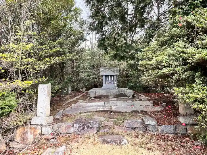 木華佐久耶比咩神社の{uncategorized: "未分類", other: "その他", undefined: "問題あり", building: "その他建物", grave: "お墓", sacred_gate: "鳥居", guardian: "狛犬", statue: "像", buddha: "仏像", history: "歴史", nature: "自然", garden: "庭園", animal: "動物", pagoda: "塔", temizu: "手水舎", mountain_gate: "山門・神門", sanctuary: "本殿・本堂", subordinate: "末社・摂社", art: "芸術", scenery: "景色", jizo: "地蔵", ema: "絵馬", goshuin: "御朱印", omikuji: "おみくじ", items: "授与品その他", amulet: "お守り", goshuincho: "御朱印帳", eats: "食事", festival: "お祭り", votive_dance: "神楽", shichigosan: "七五三参", wedding: "結婚式", experience: "体験その他", initially: "初詣", around: "周辺", anti_infection: "感染症対策"}
