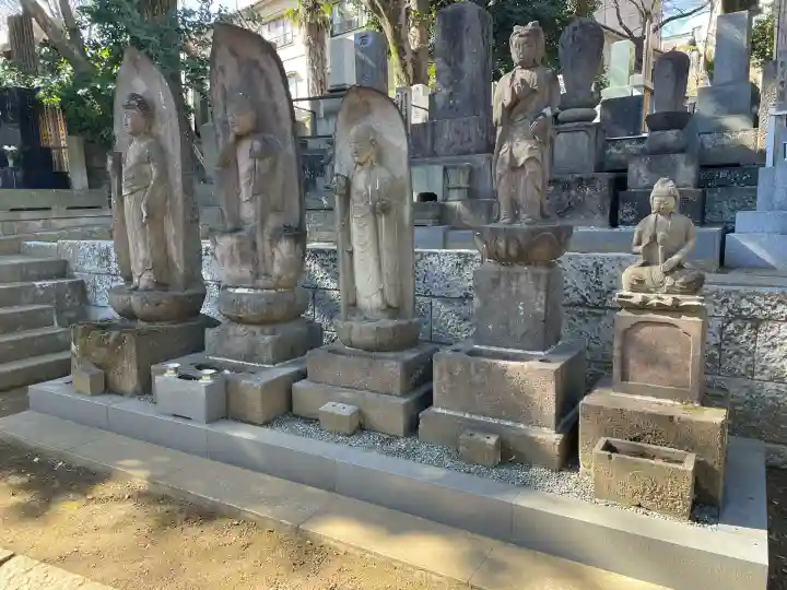 大泉寺の{uncategorized: "未分類", other: "その他", undefined: "問題あり", building: "その他建物", grave: "お墓", sacred_gate: "鳥居", guardian: "狛犬", statue: "像", buddha: "仏像", history: "歴史", nature: "自然", garden: "庭園", animal: "動物", pagoda: "塔", temizu: "手水舎", mountain_gate: "山門・神門", sanctuary: "本殿・本堂", subordinate: "末社・摂社", art: "芸術", scenery: "景色", jizo: "地蔵", ema: "絵馬", goshuin: "御朱印", omikuji: "おみくじ", items: "授与品その他", amulet: "お守り", goshuincho: "御朱印帳", eats: "食事", festival: "お祭り", votive_dance: "神楽", shichigosan: "七五三参", wedding: "結婚式", experience: "体験その他", initially: "初詣", around: "周辺", anti_infection: "感染症対策"}