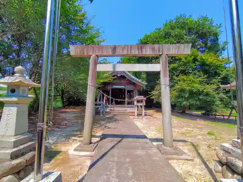 神明社（三丸渕三段割）の鳥居