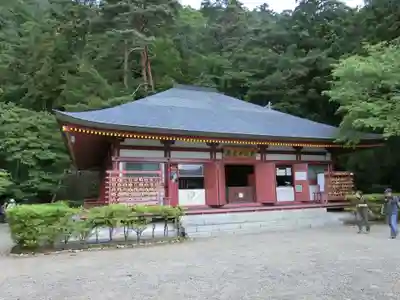 鳳来寺の本殿・本堂