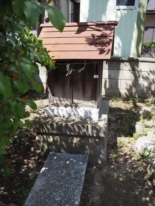 綾瀬稲荷神社の末社・摂社