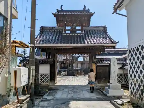 専照寺の山門