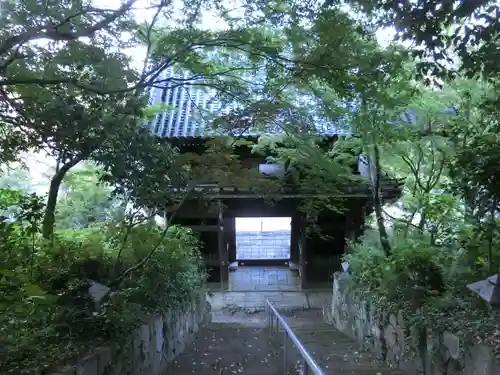 法然寺の山門・神門