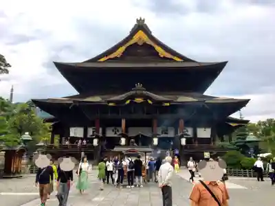善光寺の本殿・本堂