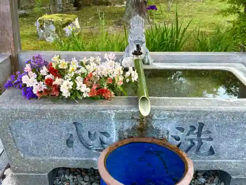 猪田神社の{uncategorized: "未分類", other: "その他", undefined: "問題あり", building: "その他建物", grave: "お墓", sacred_gate: "鳥居", guardian: "狛犬", statue: "像", buddha: "仏像", history: "歴史", nature: "自然", garden: "庭園", animal: "動物", pagoda: "塔", temizu: "手水舎", mountain_gate: "山門・神門", sanctuary: "本殿・本堂", subordinate: "末社・摂社", art: "芸術", scenery: "景色", jizo: "地蔵", ema: "絵馬", goshuin: "御朱印", omikuji: "おみくじ", items: "授与品その他", amulet: "お守り", goshuincho: "御朱印帳", eats: "食事", festival: "お祭り", votive_dance: "神楽", shichigosan: "七五三参", wedding: "結婚式", experience: "体験その他", initially: "初詣", around: "周辺", anti_infection: "感染症対策"}