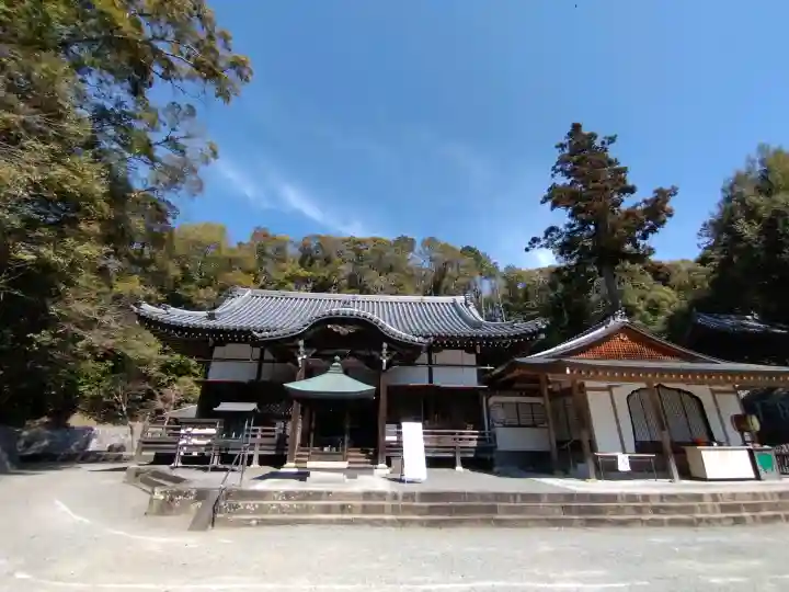 根来寺の{uncategorized: "未分類", other: "その他", undefined: "問題あり", building: "その他建物", grave: "お墓", sacred_gate: "鳥居", guardian: "狛犬", statue: "像", buddha: "仏像", history: "歴史", nature: "自然", garden: "庭園", animal: "動物", pagoda: "塔", temizu: "手水舎", mountain_gate: "山門・神門", sanctuary: "本殿・本堂", subordinate: "末社・摂社", art: "芸術", scenery: "景色", jizo: "地蔵", ema: "絵馬", goshuin: "御朱印", omikuji: "おみくじ", items: "授与品その他", amulet: "お守り", goshuincho: "御朱印帳", eats: "食事", festival: "お祭り", votive_dance: "神楽", shichigosan: "七五三参", wedding: "結婚式", experience: "体験その他", initially: "初詣", around: "周辺", anti_infection: "感染症対策"}